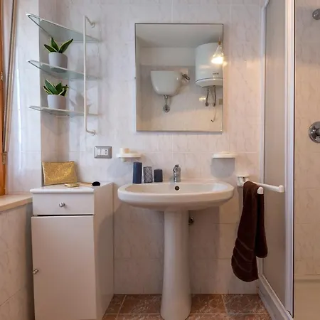 La Pavoncella Apartment *